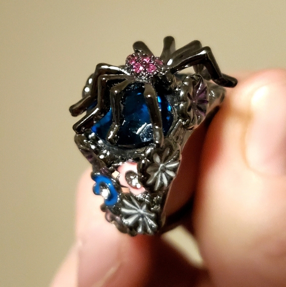 *Sale* New Sapphire Spider Drop Oil Flower Ring. - Picture 5 of 12